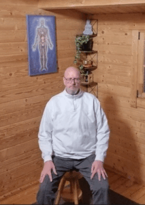 Thomas bei einer Atemtechnik